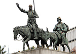 La statue Don Quijote et Sancho Panza (de l'artiste espagnol Lorenzo Coullaut)